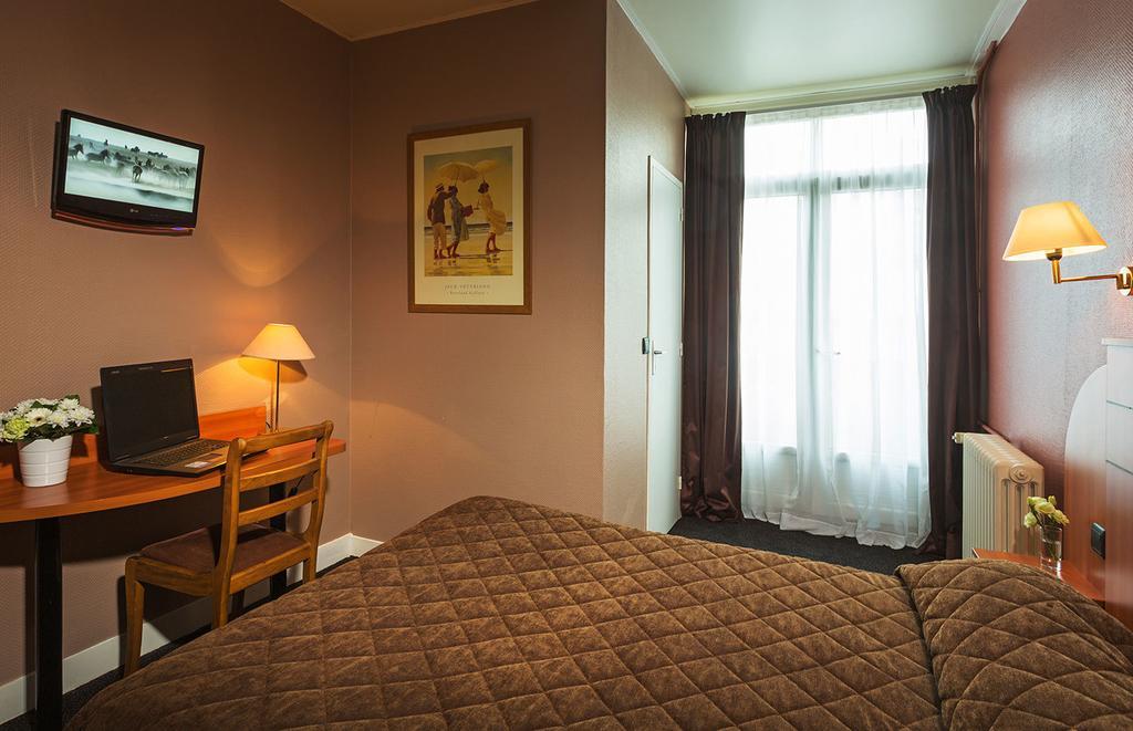 Hotel Astrid Rouen Bagian luar foto