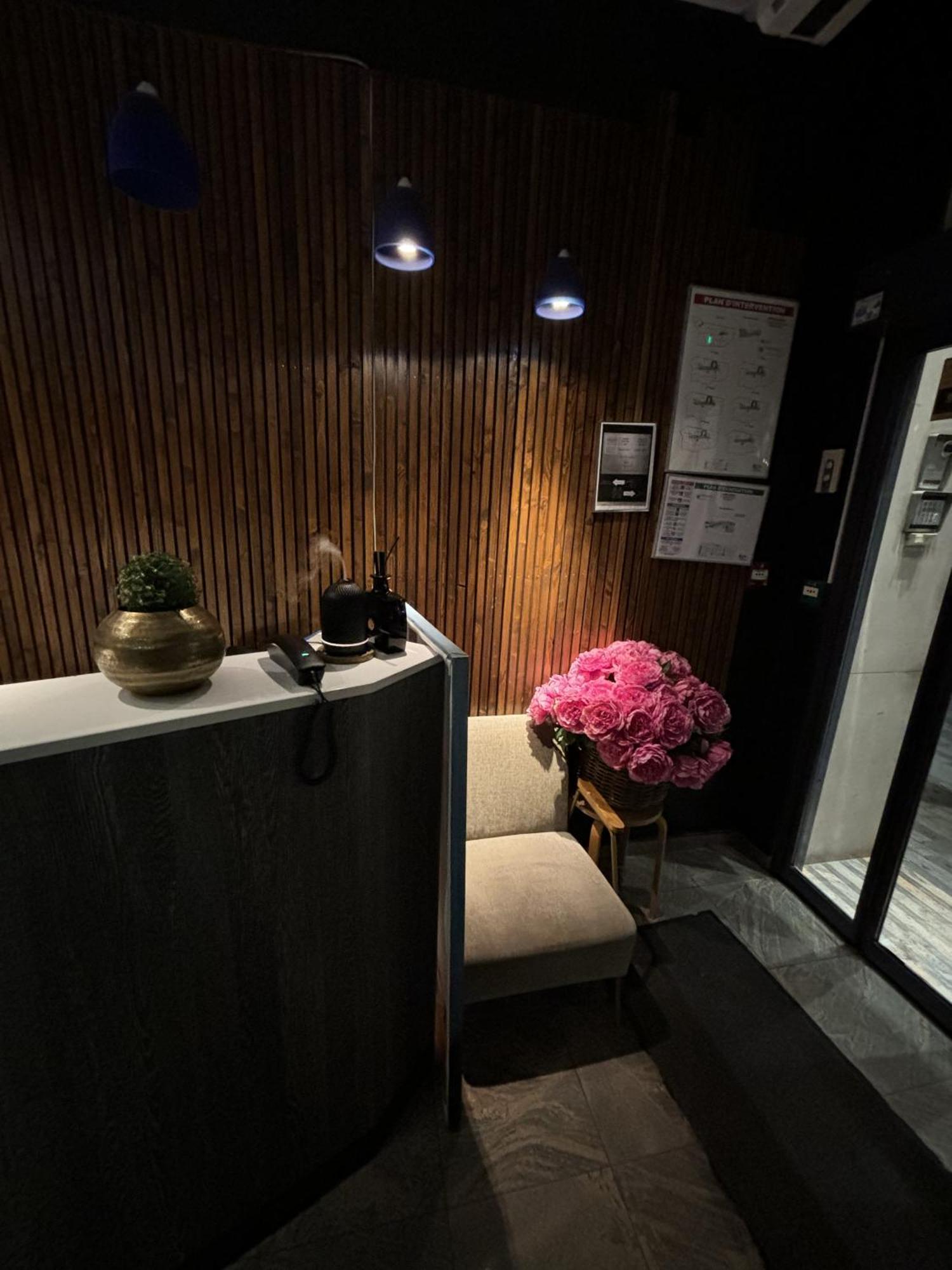 Hotel Astrid Rouen Bagian luar foto