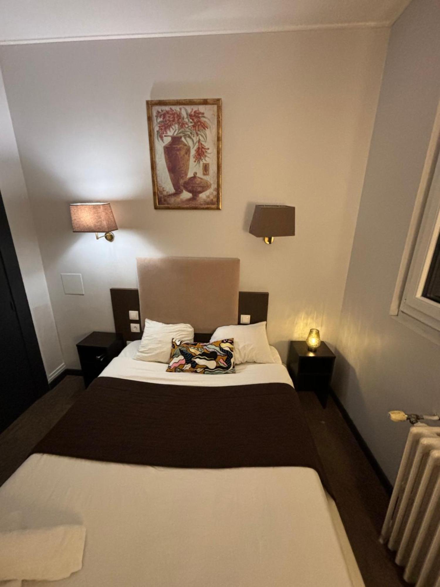 Hotel Astrid Rouen Bagian luar foto