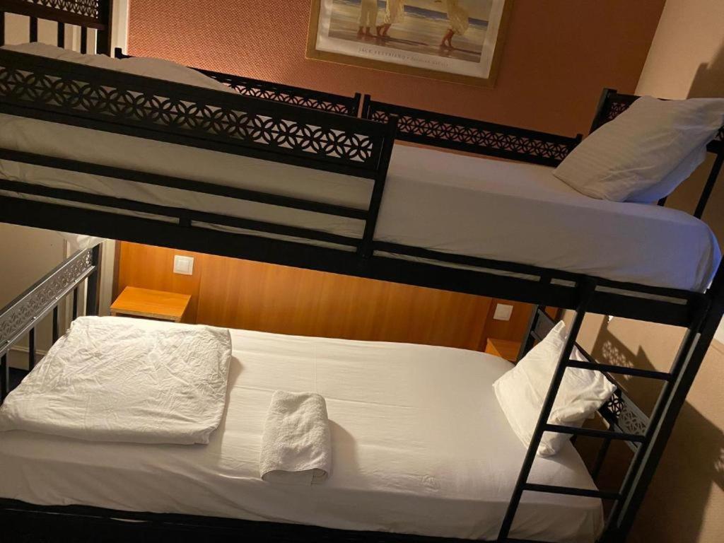 Hotel Astrid Rouen Bagian luar foto